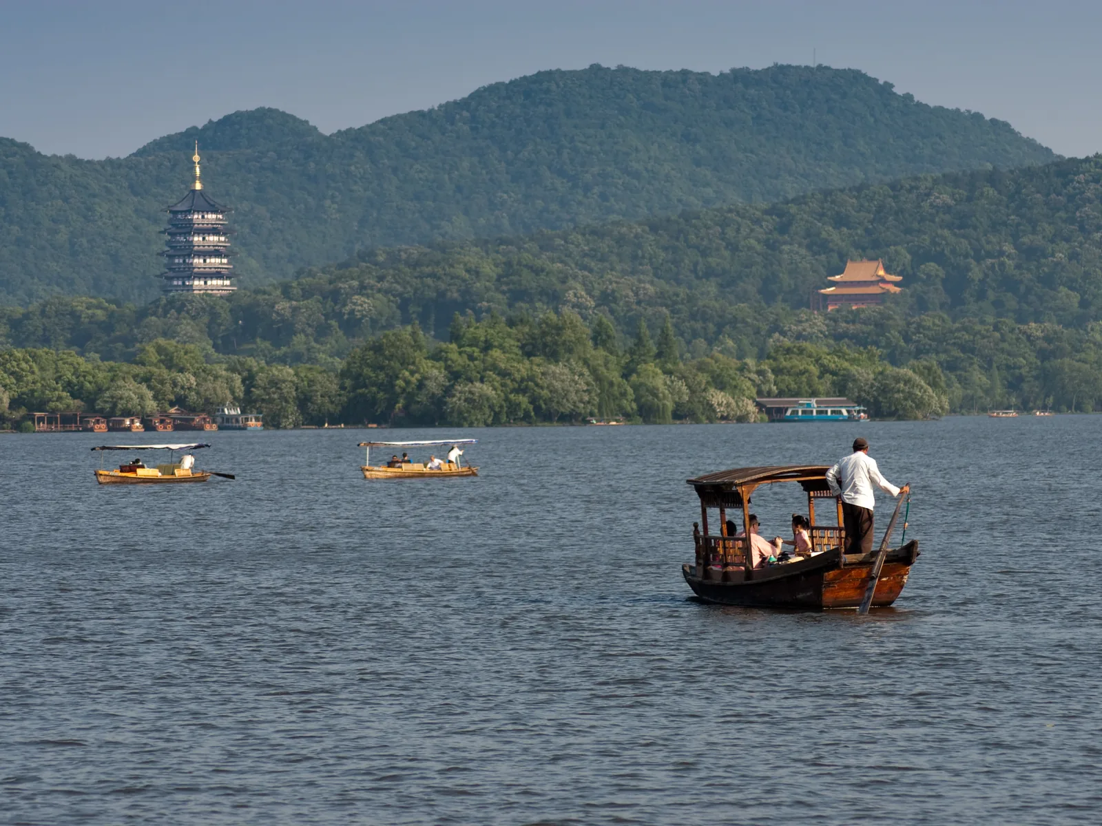 西湖旅游攻略