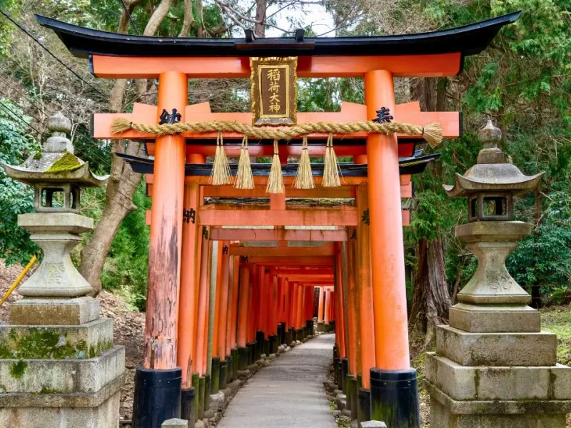 伏见稻荷千本鸟居隧道