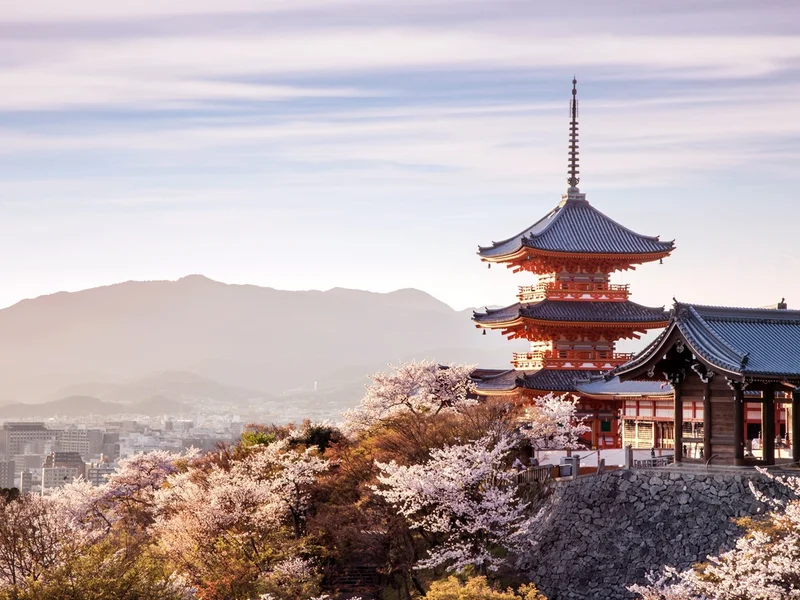 三重塔与东山远景